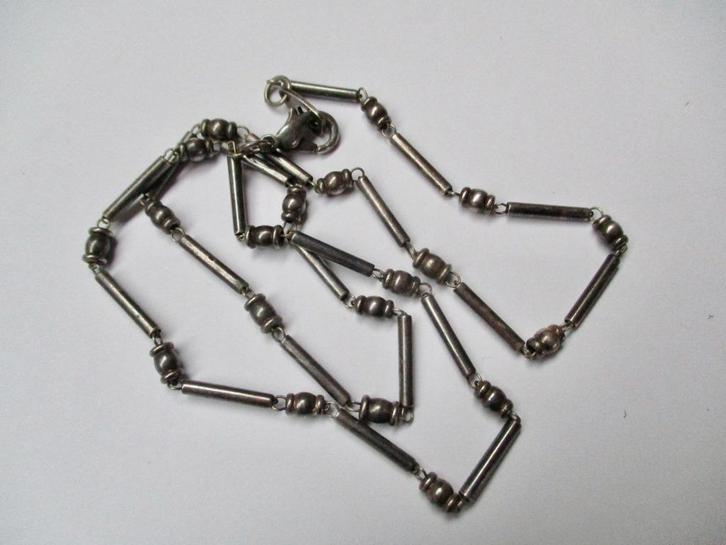 Grijsbruin/zilverkleur schakel ketting 47 cm staafjes/busjes, Sieraden, Tassen en Uiterlijk, Kettingen, Zo goed als nieuw, Overige materialen