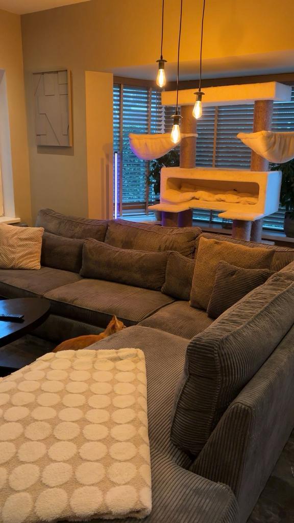 Ribstof hoekbank, Huis en Inrichting, Banken | Bankstellen, Gebruikt, Hoekbank, Vierpersoons of meer, 300 cm of meer, 75 tot 100 cm