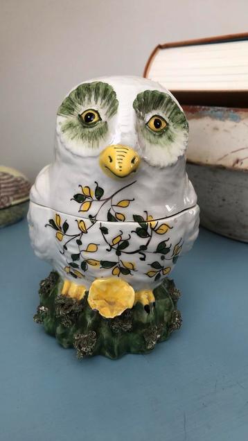 Antiek vintage Italiaans majolica uiltje potje beschikbaar voor biedingen