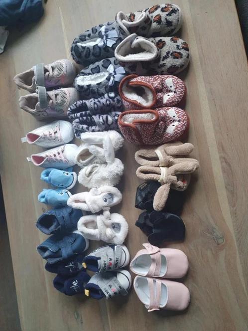 15 paar slofjes en schoentjes kleine maatjes, Kinderen en Baby's, Babykleding | Schoentjes en Sokjes, Zo goed als nieuw, Jongetje of Meisje