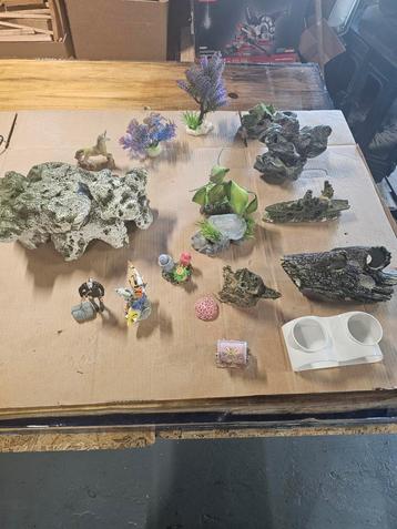 Aquarium decoratie diversen  beschikbaar voor biedingen