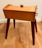 Houten vintage naaikist, Ophalen, Zo goed als nieuw