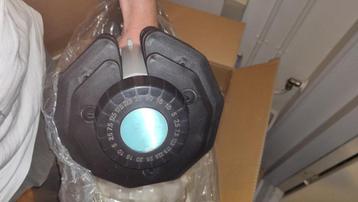 Dumbbells (nieuw in doos) VERSTELBAAR beschikbaar voor biedingen