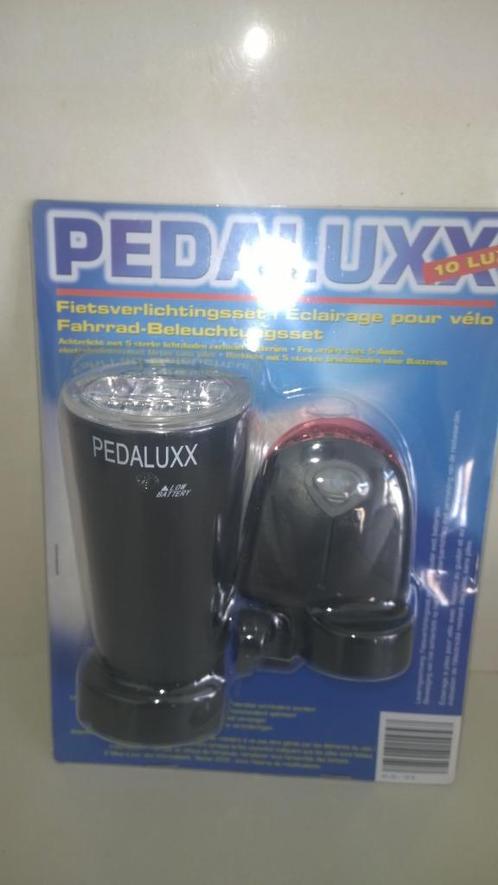 Nieuw  : fietsverlichting  Pedalux, Fietsen en Brommers, Fietsaccessoires | Fietsverlichting, Verlichtingsset, Nieuw, Batterij