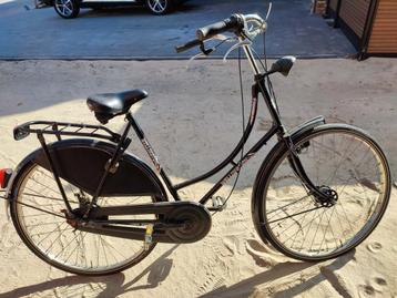 Oma fiets  beschikbaar voor biedingen