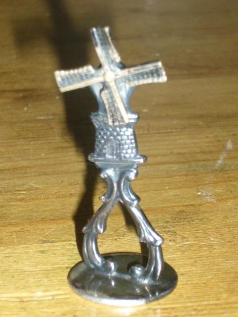 Elesva 90 Verzilverde Sigaret Dover Molen, Antiek en Kunst, Antiek | Bestek, Ophalen