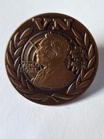 Originele Nobelprijs voor de Vrede Medaille Pin, Ophalen of Verzenden, Landmacht, Nederland, Lintje, Medaille of Wings