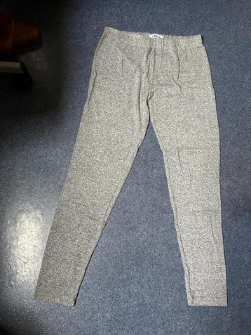 Simple gebreidde zachte legging mt XL z.g.a.n. grijs beschikbaar voor biedingen