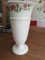 Wedgewood vaas Edme met bloemetje, Ophalen of Verzenden