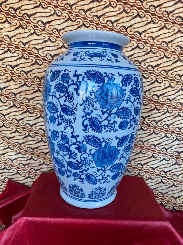 GROTE CHINESE BLAUW-WITTE KERAMISCHE VAAS., Huis en Inrichting, Woonaccessoires | Vazen, Zo goed als nieuw, Blauw, Minder dan 50 cm