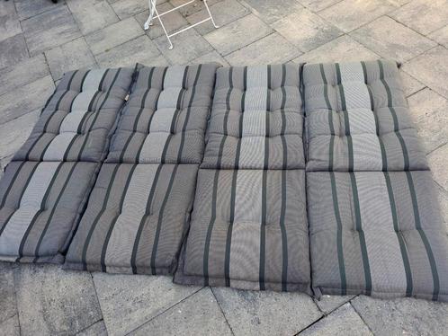 4x grijze kussen voor een hoge buiten stoel. (Livin garden), Tuin en Terras, Tuinmeubel-accessoires, Gebruikt, Ophalen