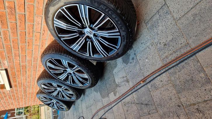 volvo v60 velgen, Auto-onderdelen, Banden en Velgen, Banden en Velgen, Winterbanden, 18 inch, 235 mm, Personenwagen, Gebruikt