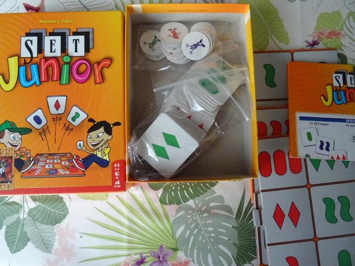 Kaartspel Set Junior 999 games als nieuw, Hobby en Vrije tijd, Gezelschapsspellen | Kaartspellen, Zo goed als nieuw, Ophalen of Verzenden