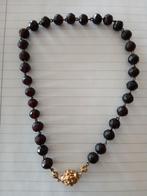 Vintage Granaat Ketting met gouden gedetailleerde sluiting!!, Ophalen of Verzenden, Goud, Ketting, Met edelsteen