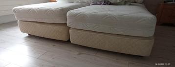 Bed boxspring bedden 2 stuks 90 x 210 cm  beschikbaar voor biedingen
