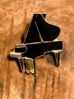 Piano vleugel muziek muziekinstrument logo pin, Verzamelen, Speldjes, Pins en Buttons, Ophalen of Verzenden, Zo goed als nieuw