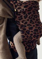 Artipoppe Draagzak - Leopard, Zo goed als nieuw, Buik, Rug of Zij, Draagzak, Ophalen