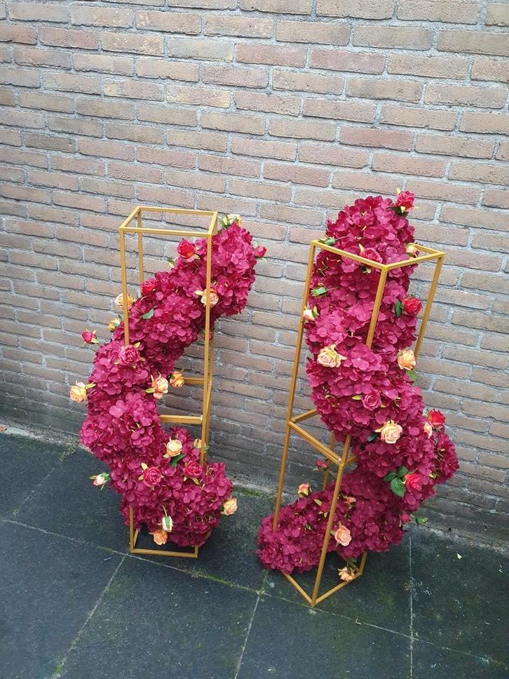 2x grote bloemen pilaren entree bruiloft of feest, Huis en Inrichting, Woonaccessoires | Zuilen en Pilaren, Zo goed als nieuw