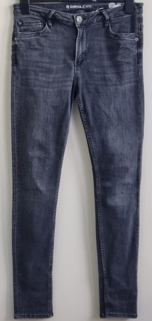Garcia (Celia) grijze stretchy jeans mt. 31/32, Kleding | Dames, Spijkerbroeken en Jeans, Zo goed als nieuw, W30 - W32 (confectie 38/40)