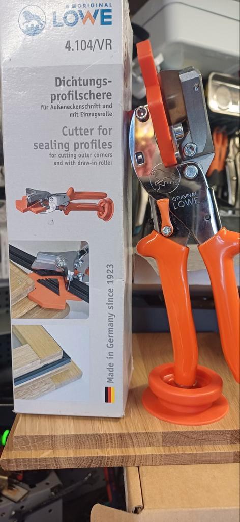 Lowe profiel/rubber  schaar., Doe-het-zelf en Verbouw, Gereedschap | Handgereedschap, Nieuw, Ophalen