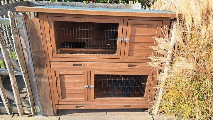 Konijnenhok, geïsoleerd, goede kwaliteit, Dieren en Toebehoren, Knaagdieren en Konijnen | Hokken en Kooien, Hok, 90 cm of meer