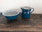 Emaille vergiet en melkkoker petrol blauw, Antiek en Kunst, Antiek | Emaille, Ophalen of Verzenden