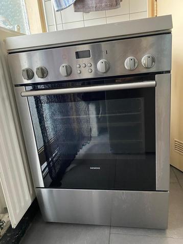 Siemens gasfornuis (oven is defect) beschikbaar voor biedingen