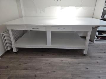 Opmaat gemaakt werk tafel heel mooi en kwaliteit beschikbaar voor biedingen