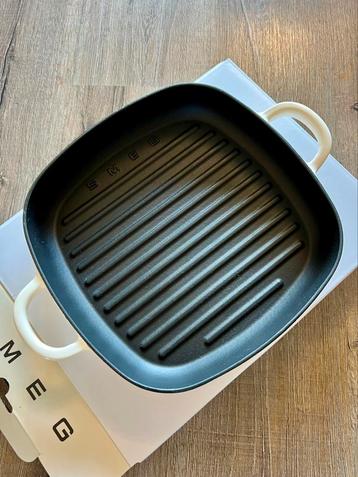 SMEG Gietijzeren Grillpan - Crème 26x26cm beschikbaar voor biedingen