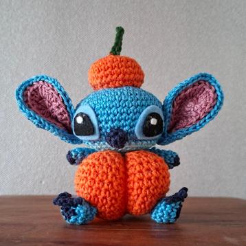 Nieuw- Stitch als Pompoen ( Halloween) beschikbaar voor biedingen