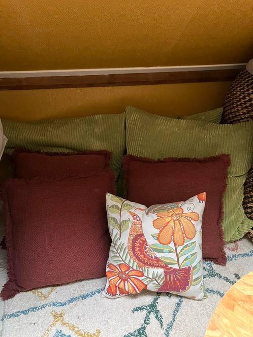 Grote mooie kussen set groen, wijnrood, terracotta, geel, Huis en Inrichting, Woonaccessoires | Kussens, Zo goed als nieuw, Verzenden