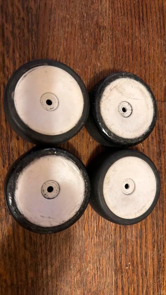 Xray minie buggy banden 1/18 nu 10,00 inkl poat, Hobby en Vrije tijd, Modelbouw | Radiografisch | Auto's, Zo goed als nieuw, Auto offroad