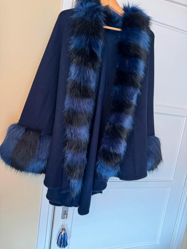 Nieuwe Poncho Cape Vest Imitatie Bont, Kleding | Dames, Overige Dameskleding, Nieuw, Ophalen of Verzenden