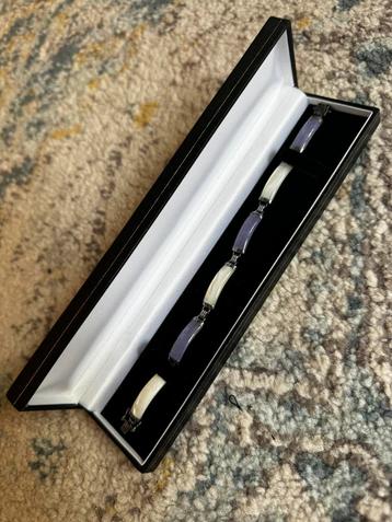 Elegant Bracelet in Gift Box – Purple & White beschikbaar voor biedingen