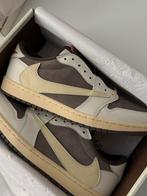 Nike Air Jordan 1 low mocha maat 42,5, Kleding | Heren, Schoenen, Bruin, Nieuw, Ophalen of Verzenden, Sneakers of Gympen