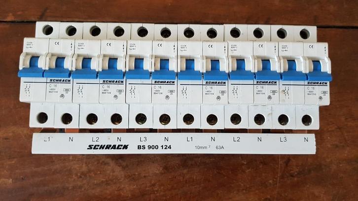 Schrack 6 groepen met 3 fasekamrail, Doe-het-zelf en Verbouw, Elektra en Kabels, Zo goed als nieuw, Overige typen, Ophalen