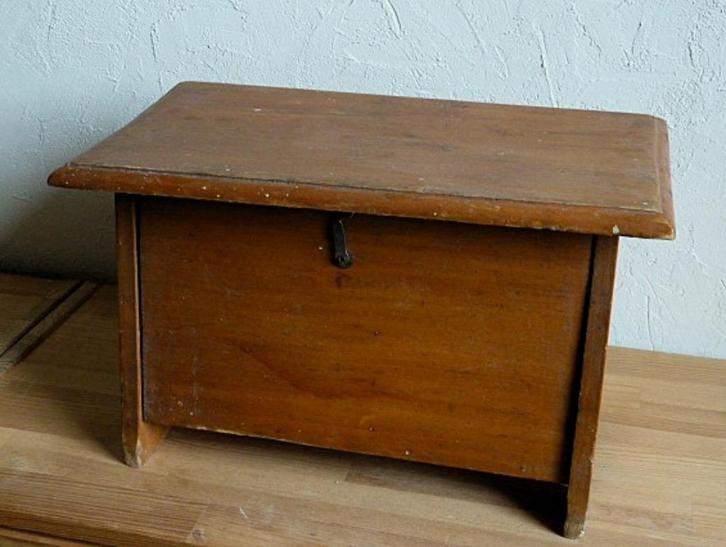 Klepbankje / kistje, Antiek en Kunst, Antiek | Woonaccessoires, Ophalen of Verzenden