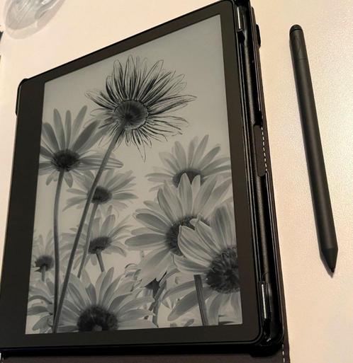 Kindle Scribe 32GB Paperwhite, Computers en Software, E-readers, Zo goed als nieuw, 10 inch of meer, 16 GB of meer, Bluetooth