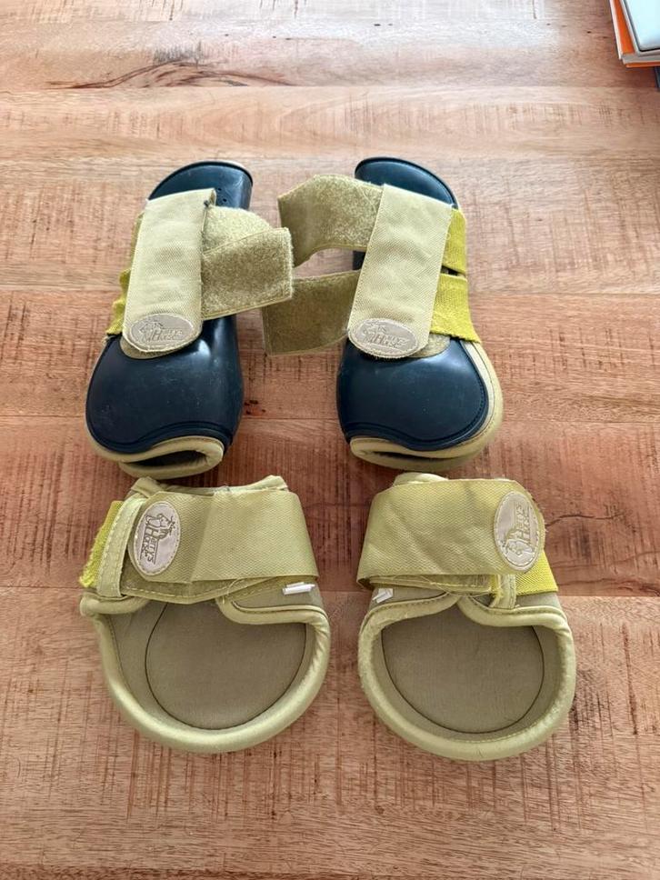 Donkerblauw-groene beenbeschermers Harry’s Horse, maat Full, Dieren en Toebehoren, Paarden en Pony's | Beschermers, Zo goed als nieuw