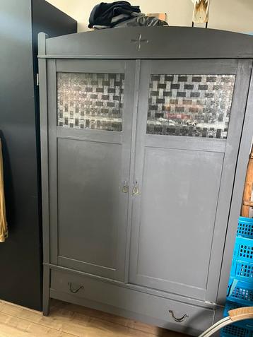 Brocante antike kleding linnen kast beschikbaar voor biedingen