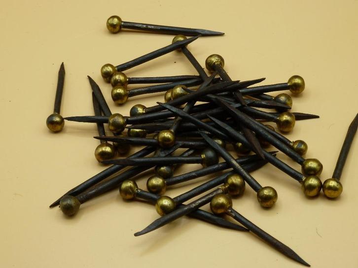 Antieke spijkers nagels met ronde koperen koppen, Antiek en Kunst, Antiek | Gereedschap en Instrumenten, Ophalen of Verzenden