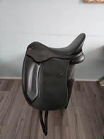 Dressuurzadel, Dieren en Toebehoren, Paarden en Pony's | Overige Paardenspullen, Ophalen of Verzenden, Zo goed als nieuw, Dressuur