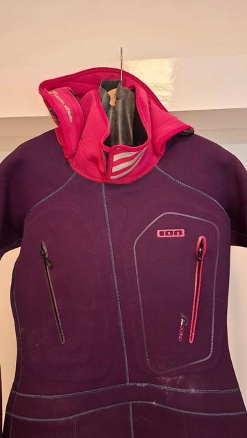 DAMES XL/42 KITESURF DROOGPAK ION FUSE 4/3 beschikbaar voor biedingen