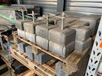 Betonpoer 18x18x10 cm antraciet zwart met stelsteun, Blok, Ophalen of Verzenden, Zo goed als nieuw, Minder dan 25 cm