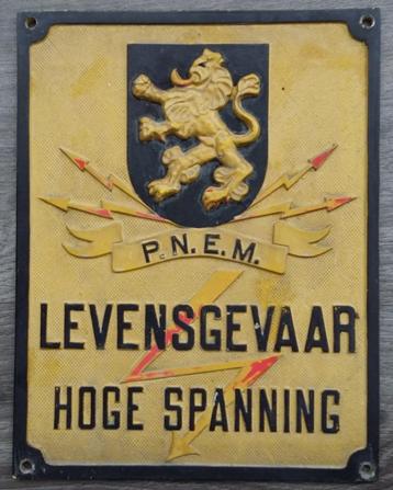 Omstreeks 1960 Hoogspanning Elektriciteit Bord P.N.EM.  beschikbaar voor biedingen