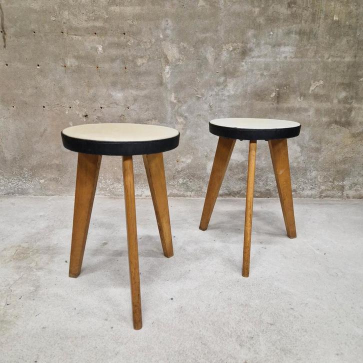 50's originals 2 vintage krukjes uit de jaren 50 krukje, Huis en Inrichting, Krukjes, Gebruikt, Hout, Ophalen of Verzenden