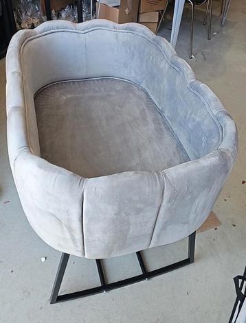 Luxe Babywieg grijs met zwarte poot beschikbaar voor biedingen