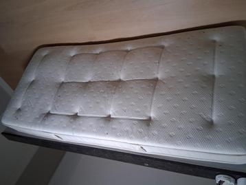 Gratis gebruikt matras 90 bij 200 beschikbaar voor biedingen