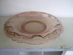 Zalmkleurige brocante fruitschaal, glas doorsnee 31cm, Ophalen of Verzenden, Overige stijlen, Glas, Schaal of Schalen