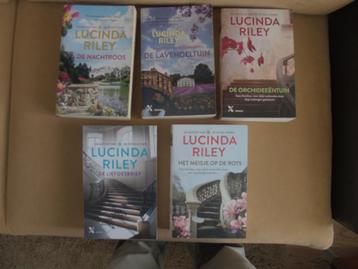 5x Lucinda Riley  (Van de zeven zussen) beschikbaar voor biedingen